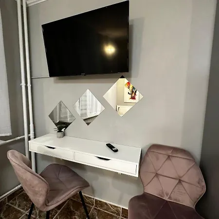 One Decebal * Bucarest